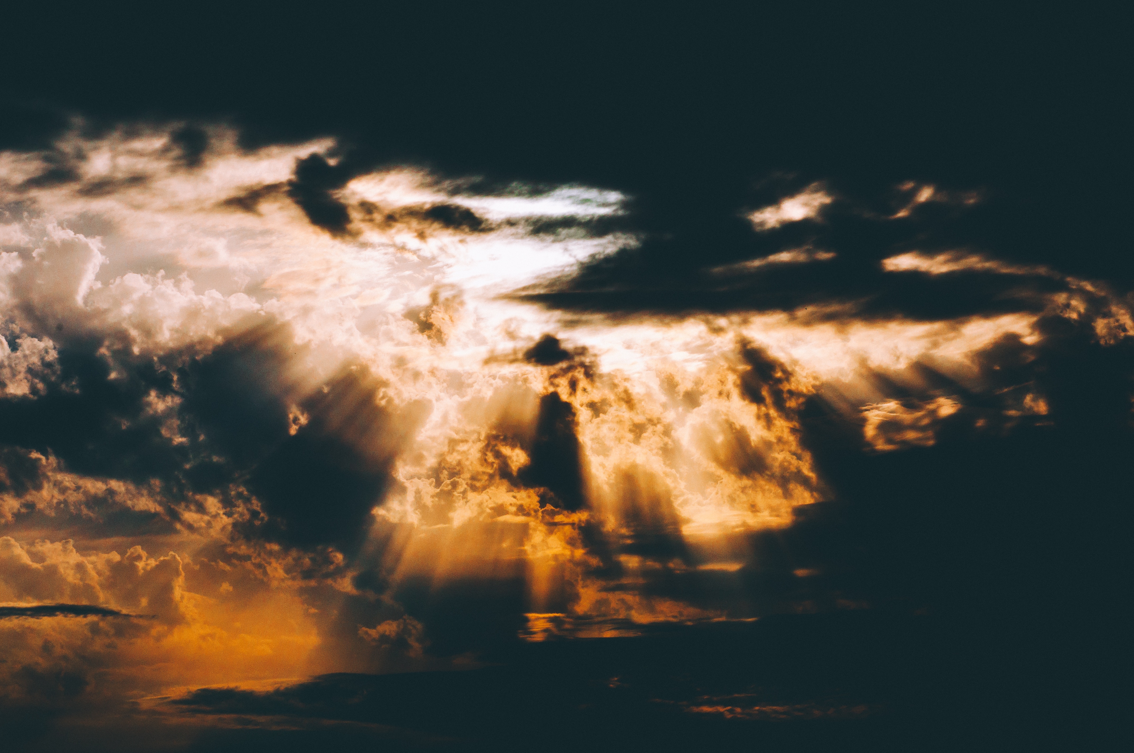 Wallpaper Sky, Clouds, Overcast - Sun Rays Clouds 4k - HD Wallpaper 