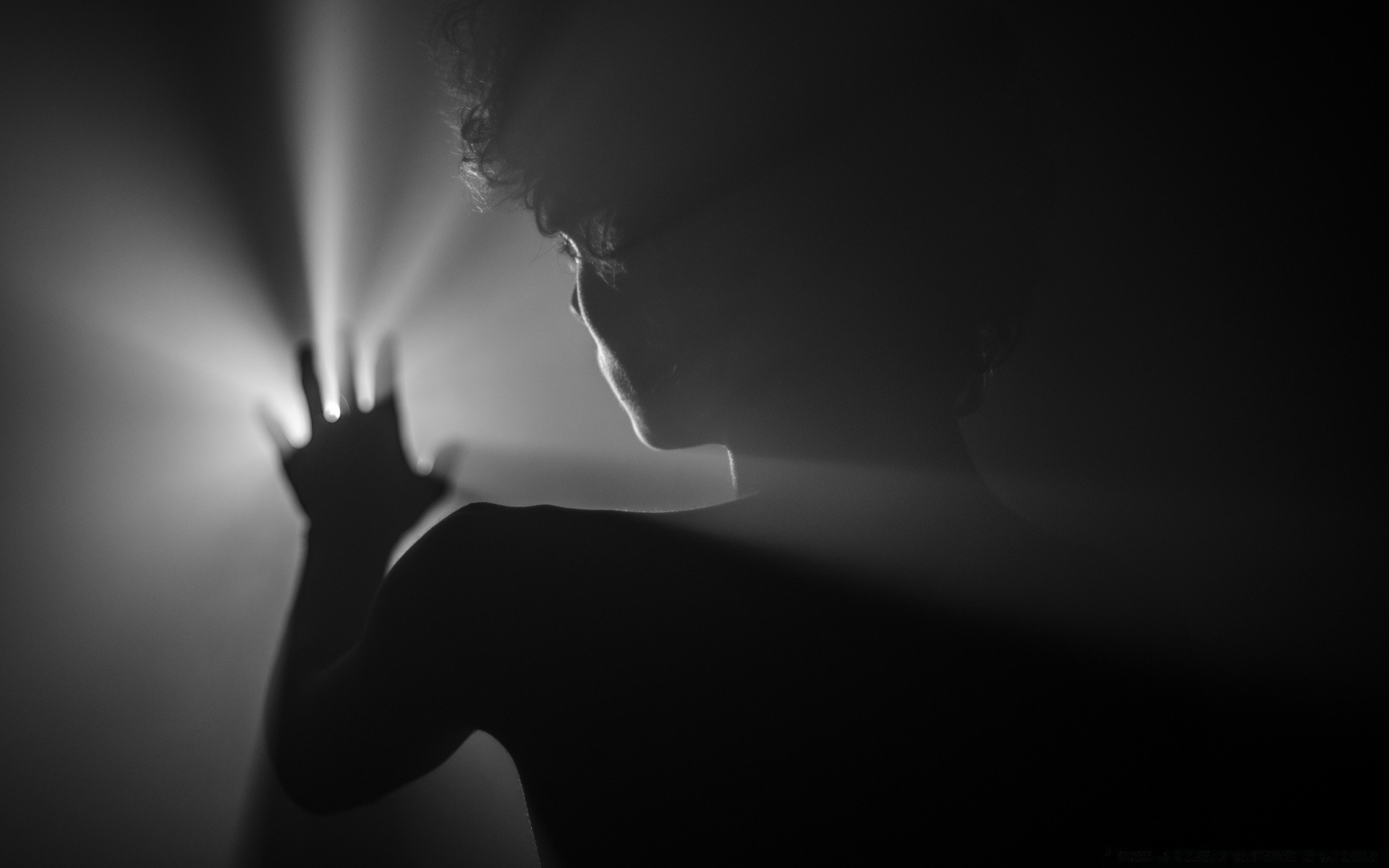 Black And White Monochrome Art Silhouette Dark Concert - Light Of Darkness - HD Wallpaper 