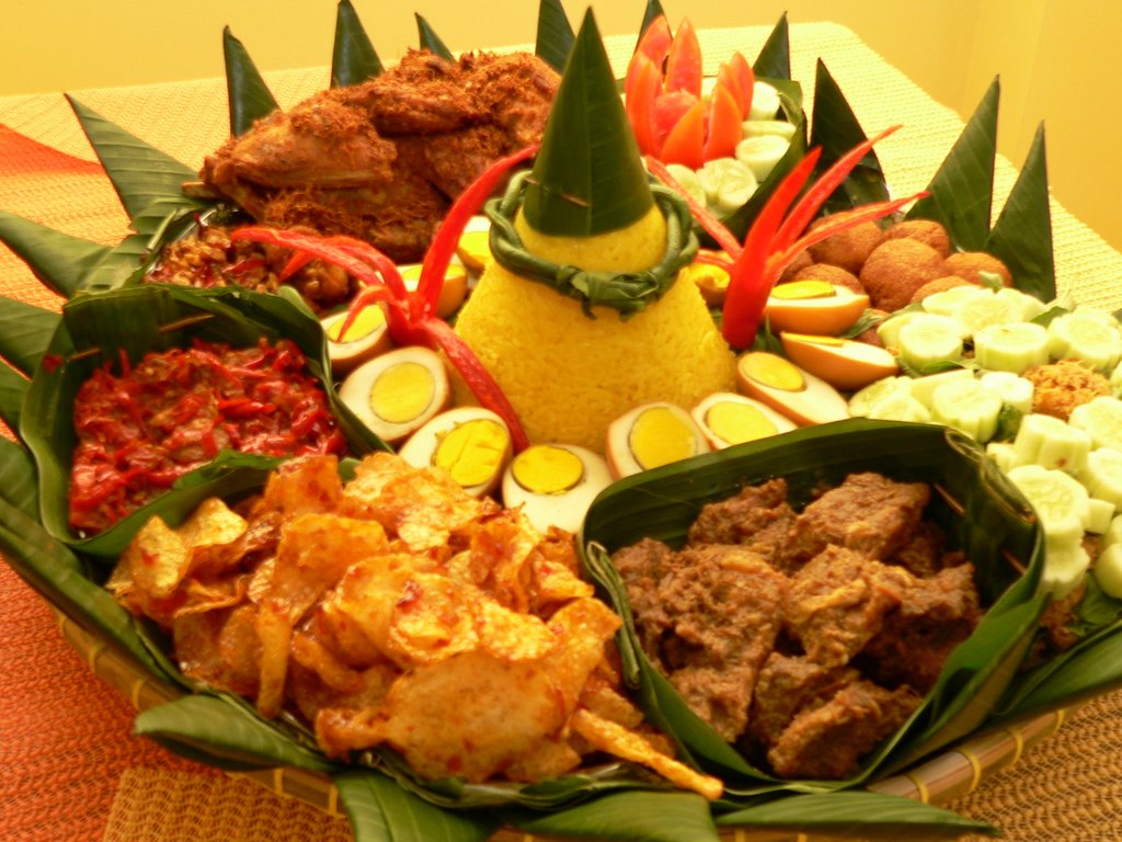 Nasi Tumpeng Sederhana Tapi Menarik - HD Wallpaper 