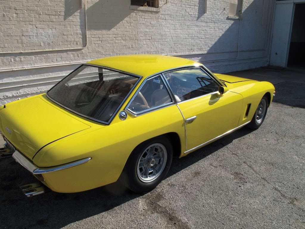 Lamborghini Islero - HD Wallpaper 
