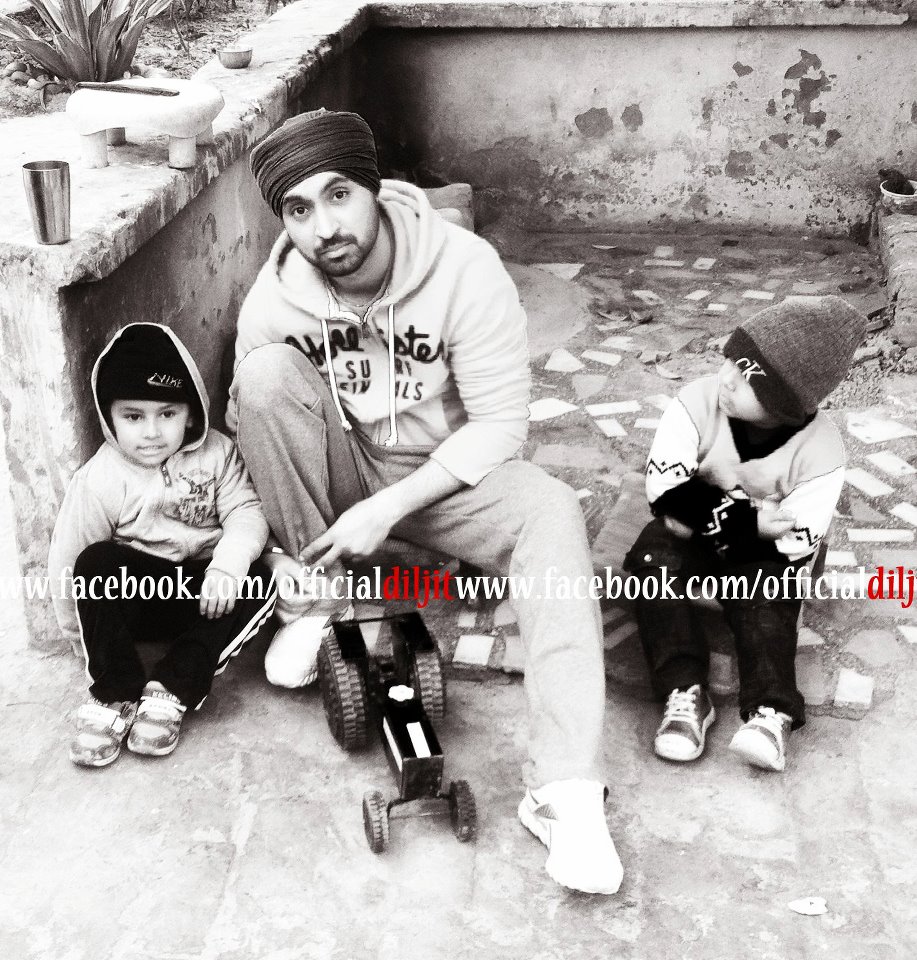 Diljit Singh Dosanjh On The Set Of Jatt And Juliet - Jatt And Juliet - HD Wallpaper 