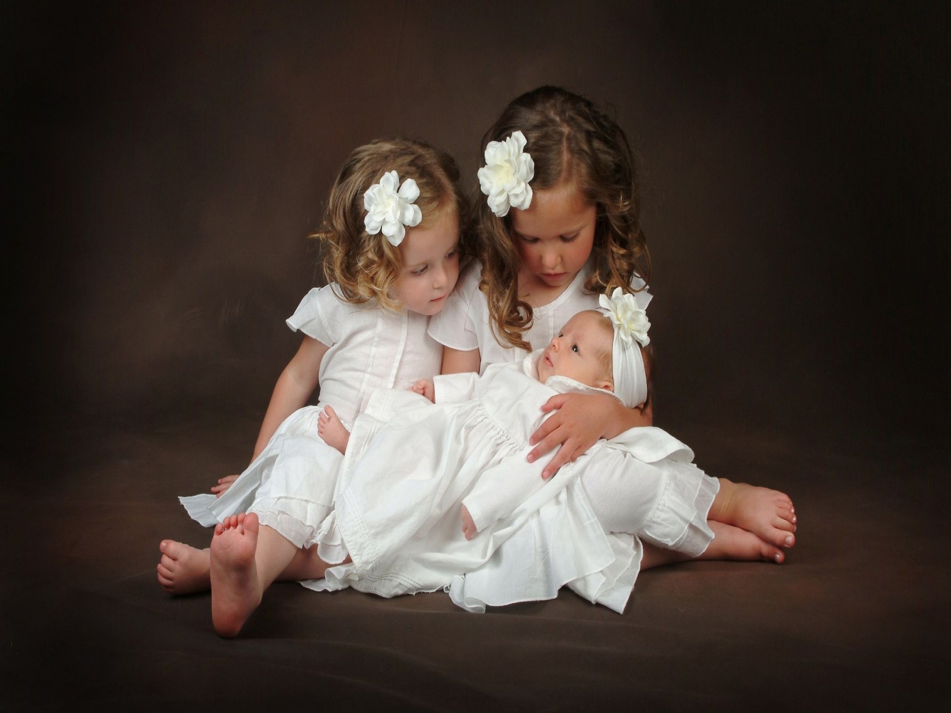 Little Sister Love - Three Sisters - HD Wallpaper 