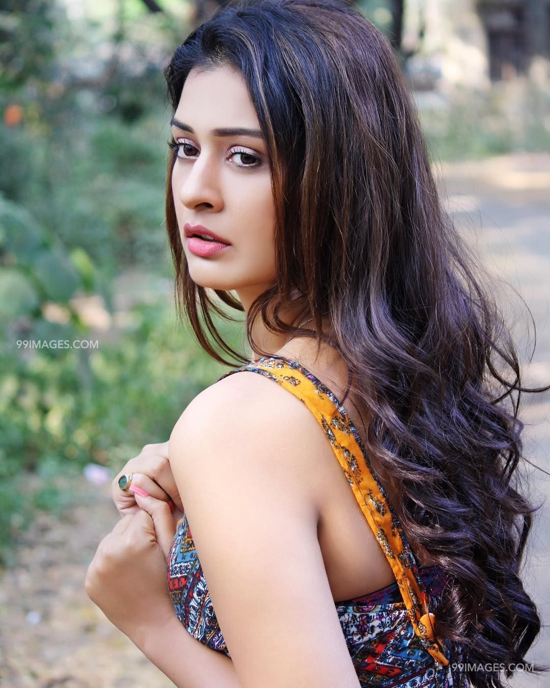 Payal Rajput Hot Hd Photos & Wallpapers For Mobile - Payal Rajput - HD Wallpaper 