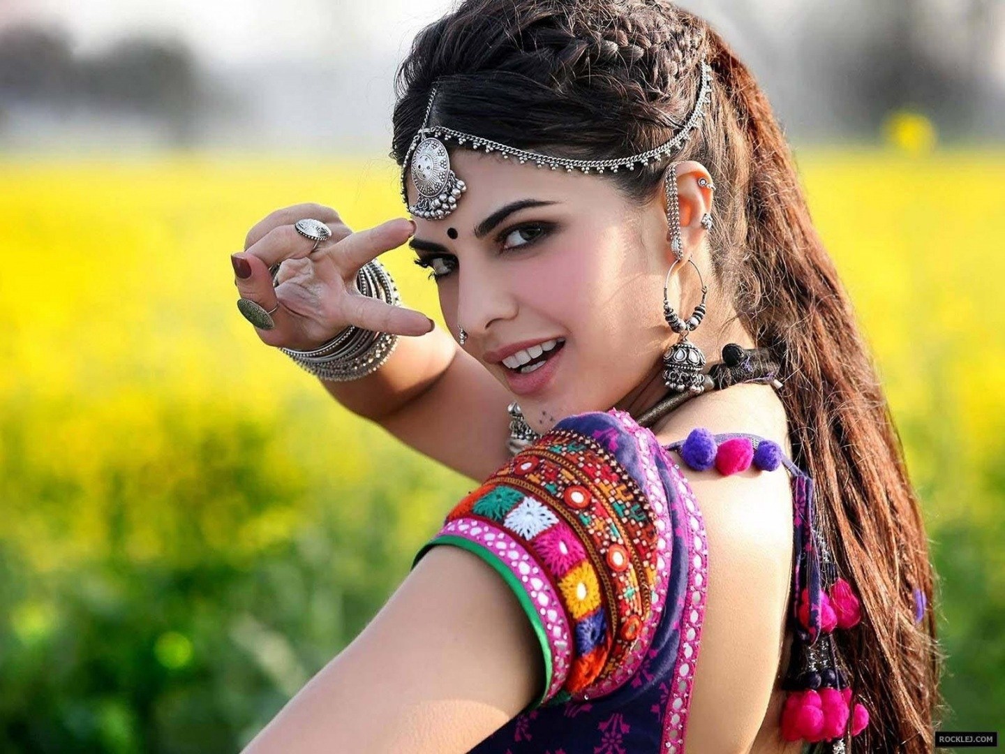 Beautiful Punjabi Girls Wallpapers And Pictures One - Jackline Hd - HD Wallpaper 