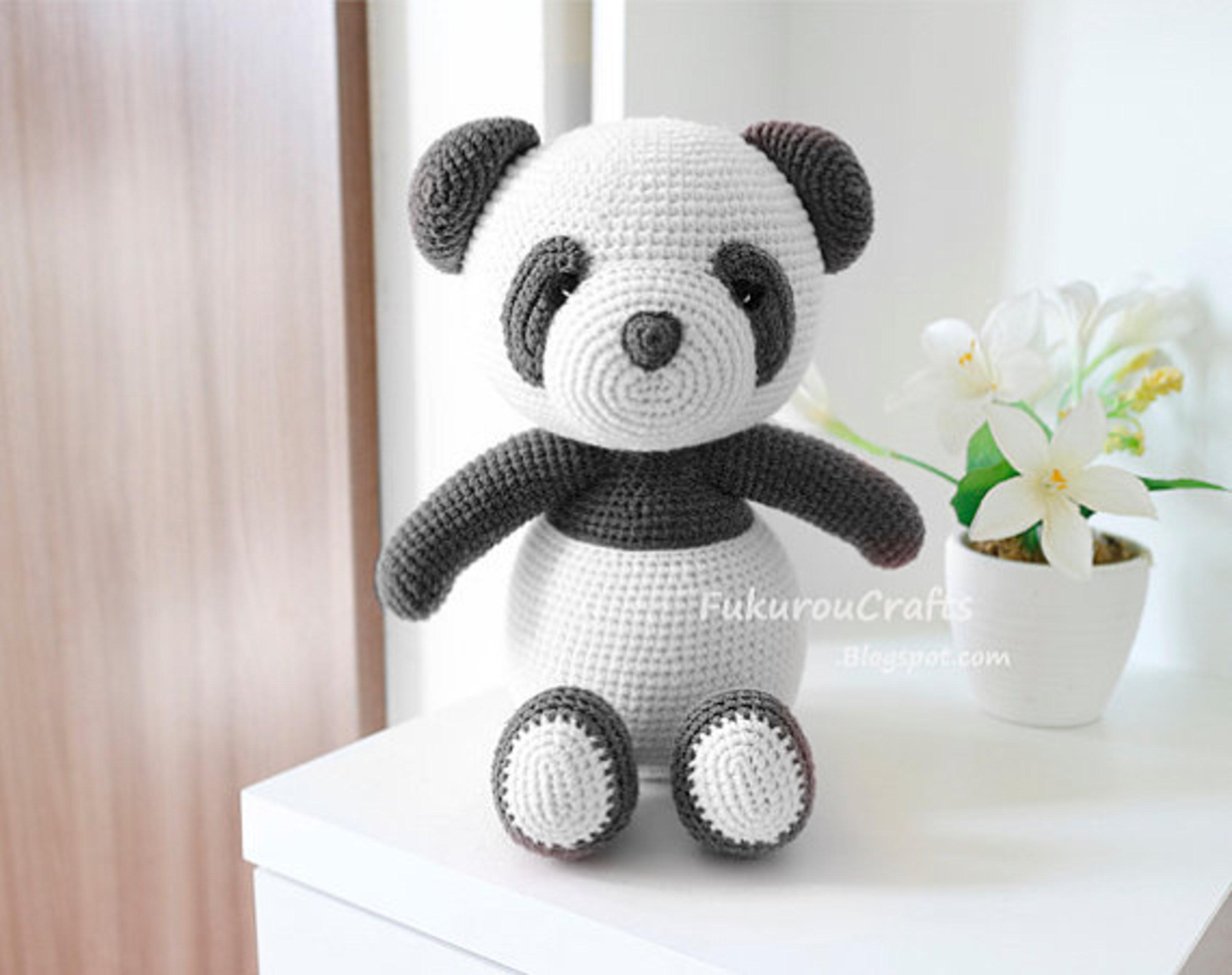 Pink Panda Wallpaper - Crochet - HD Wallpaper 