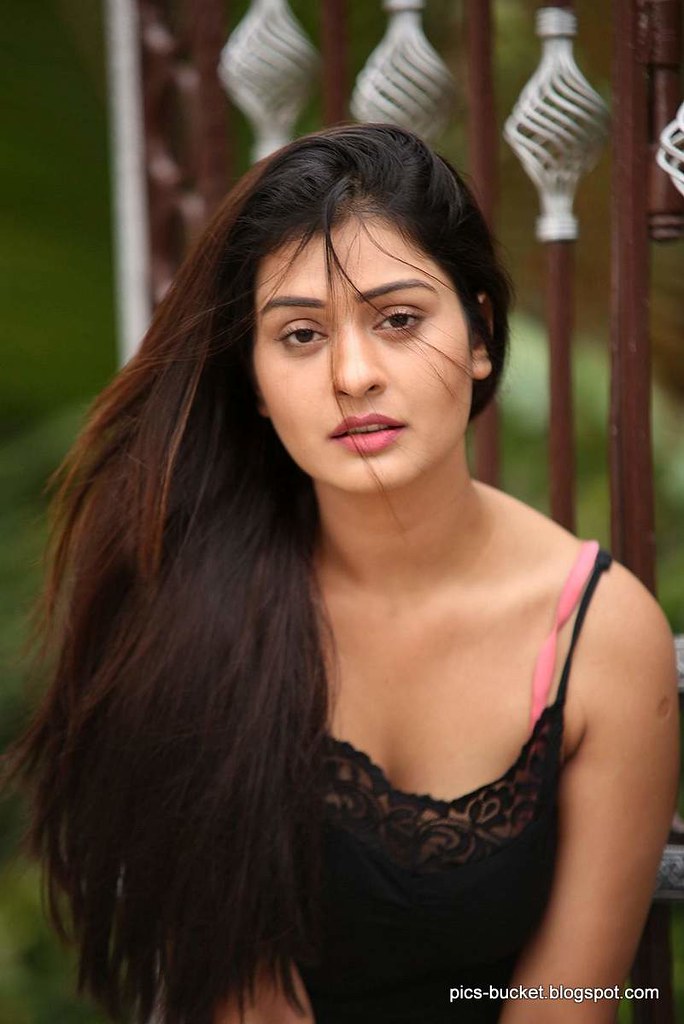 Priya Rajput - HD Wallpaper 