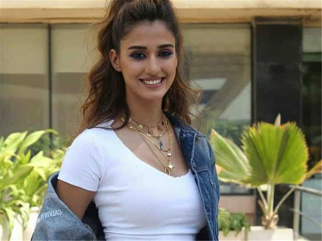 Disha Patani - HD Wallpaper 