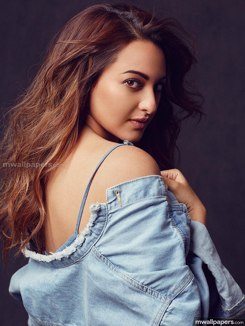 Sonakshi Sinha Hot Hd Photos (23634) - Sonakshi Sinha - HD Wallpaper 