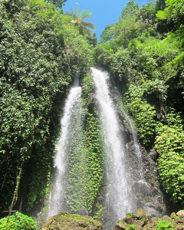 Waterfall - HD Wallpaper 