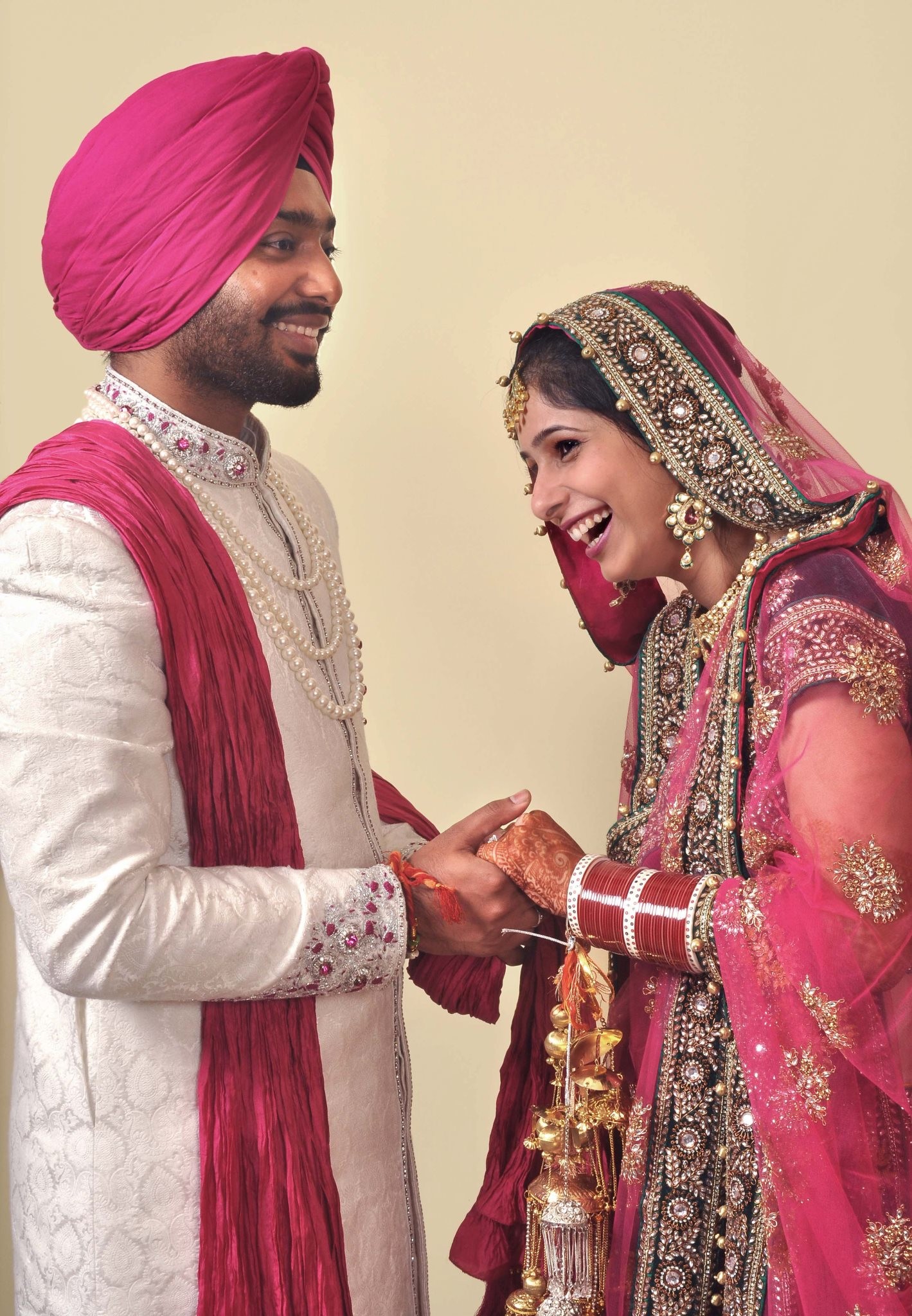 Marriage 
 Data Src Amazing Wallpaper Punjabi For Macbook - Married Couple In Punjab - HD Wallpaper 