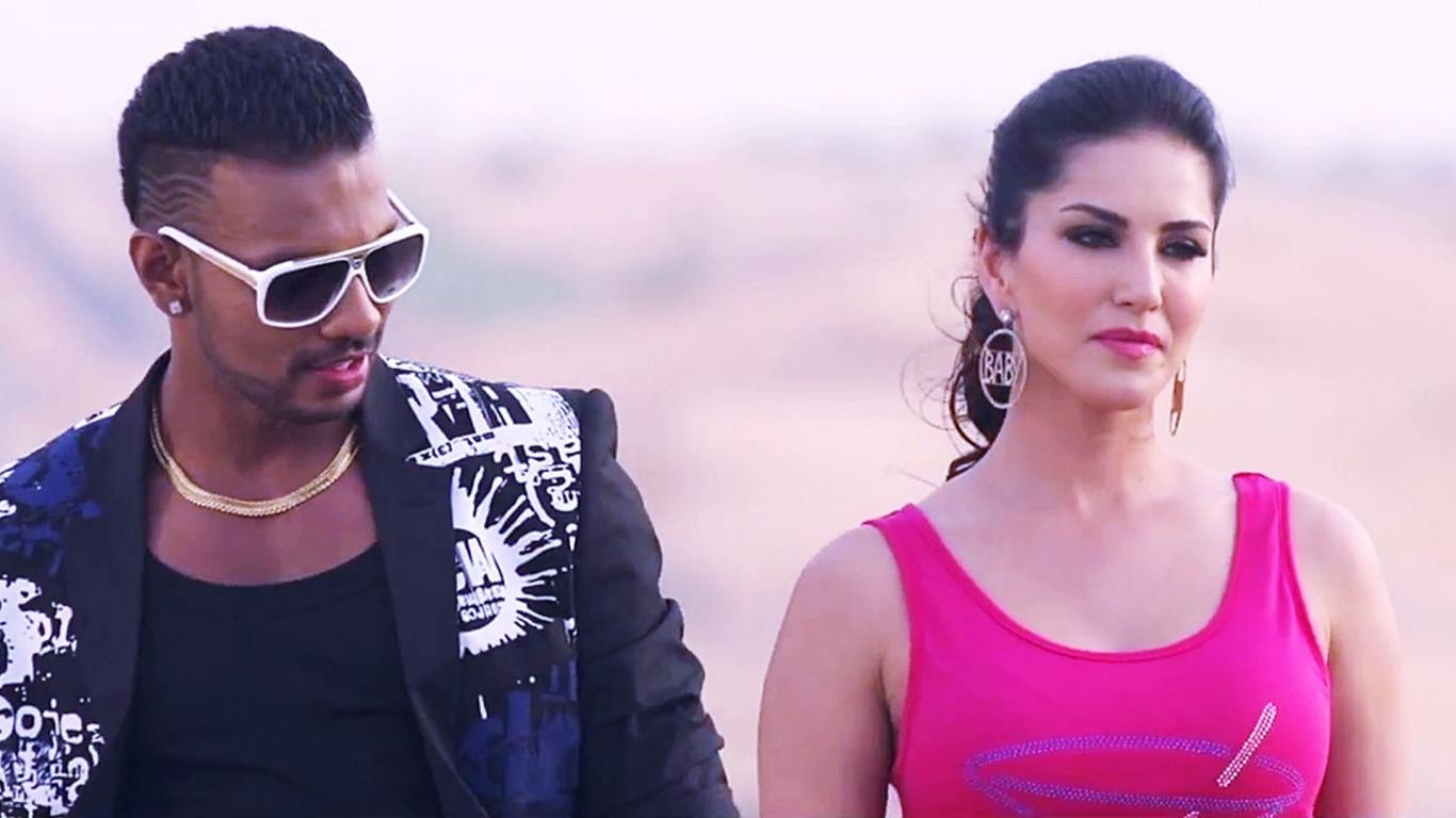 Wali Girl Sunny Leone Saree - HD Wallpaper 