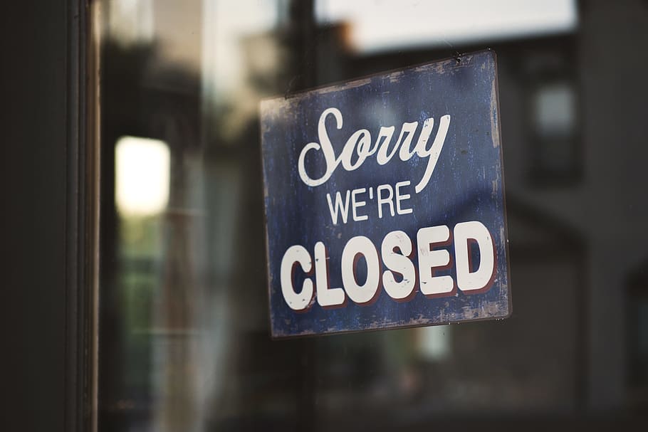 Sorry We Re Closed Signage Hanged On Glass Door, Photo - Office Close - HD Wallpaper 