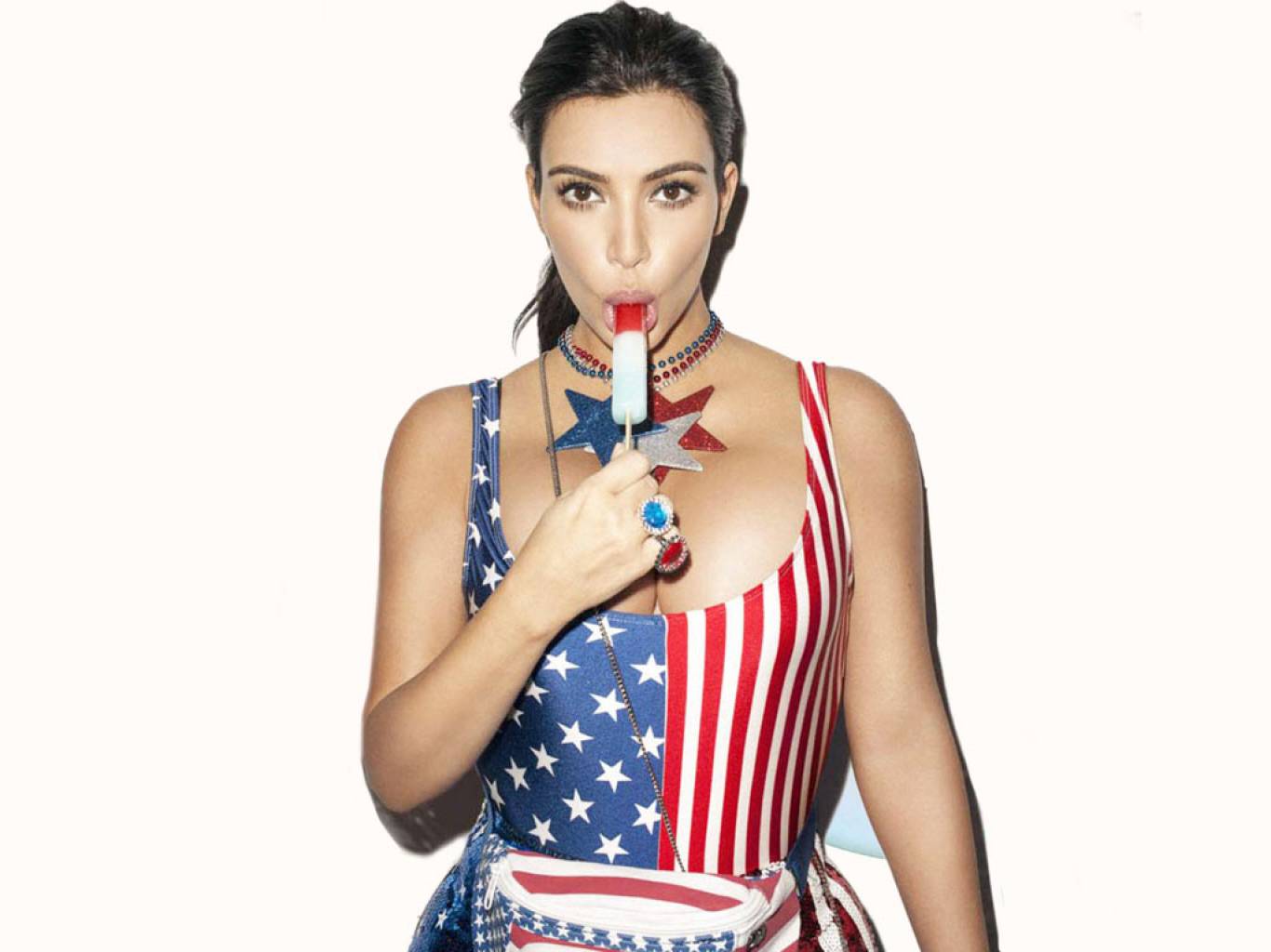 Kim Kardashian Wallpapers - Kim Kardashian Richardson Nude Shoot - HD Wallpaper 