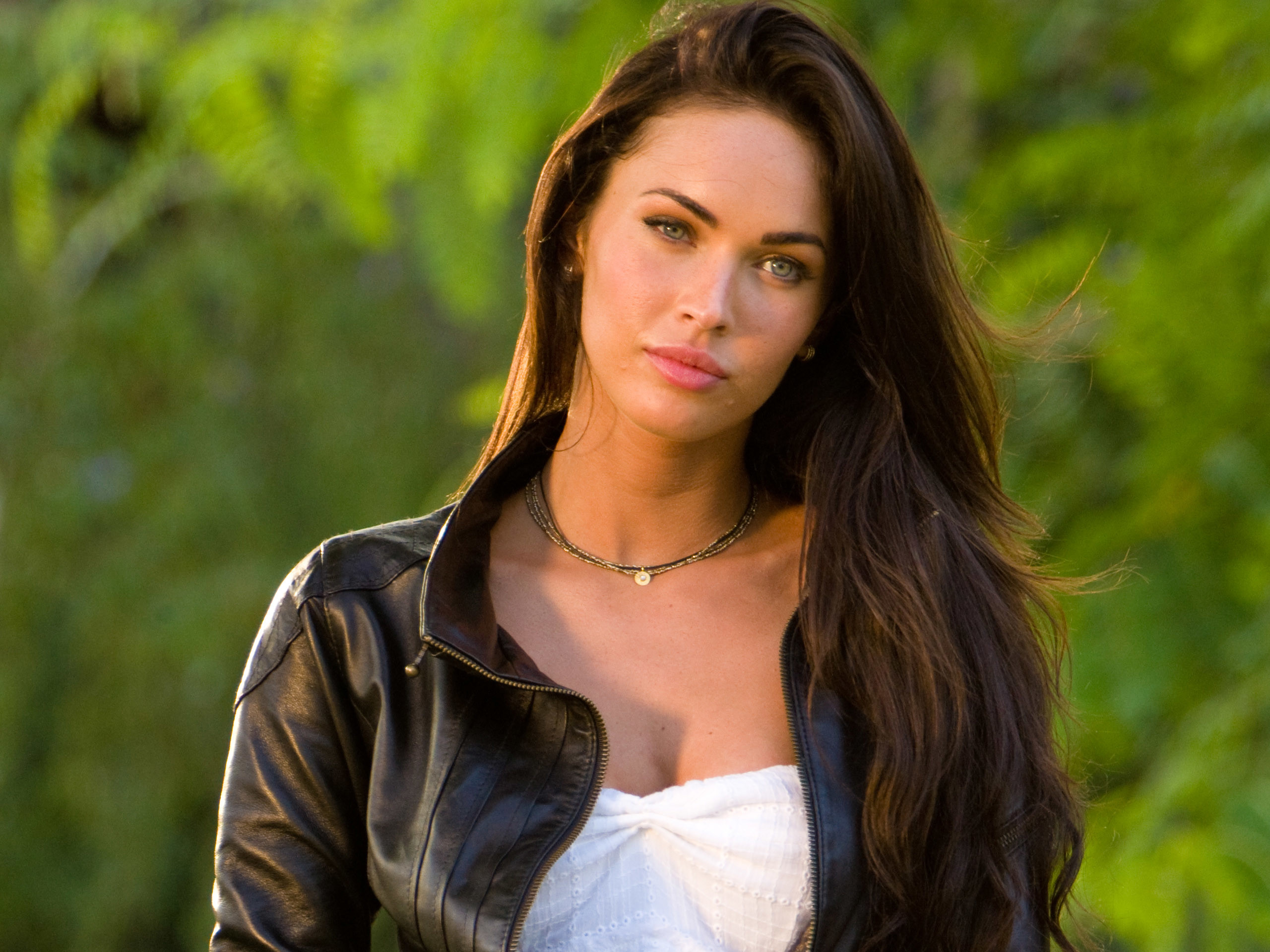 Megan Fox 
 Data Src Gorgerous Megan Fox Hd Wallpaper - Megan Fox - HD Wallpaper 