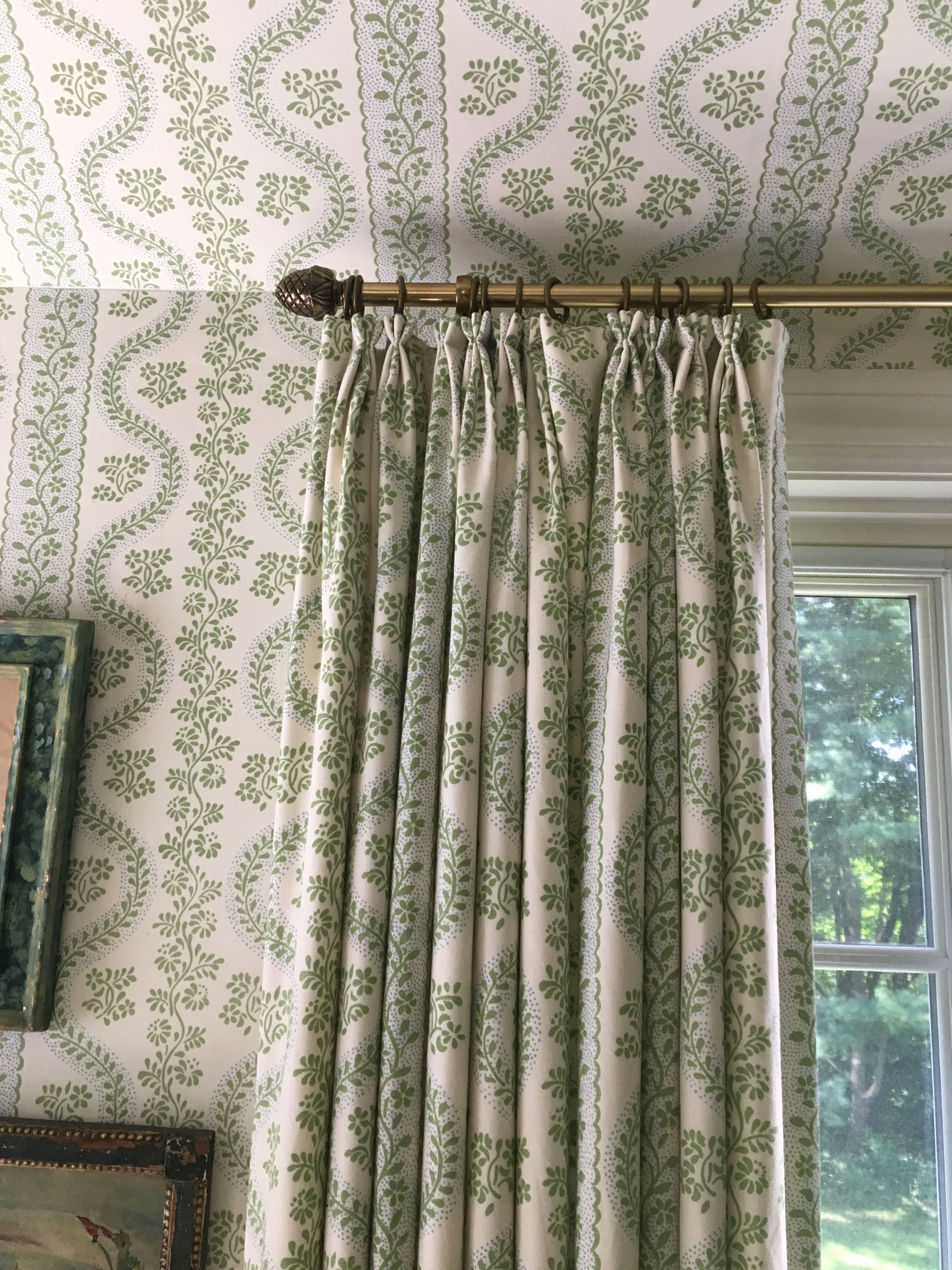 Sister Parish Dolly Lettuce Green - HD Wallpaper 