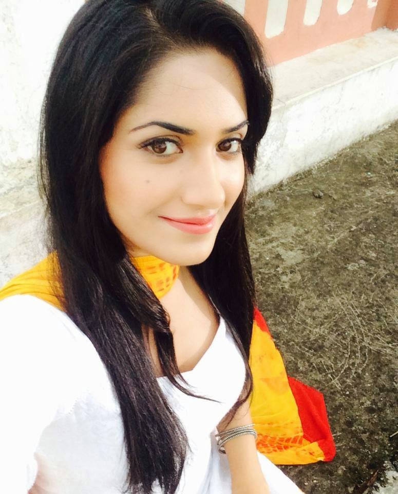 Kanika Kaur - HD Wallpaper 