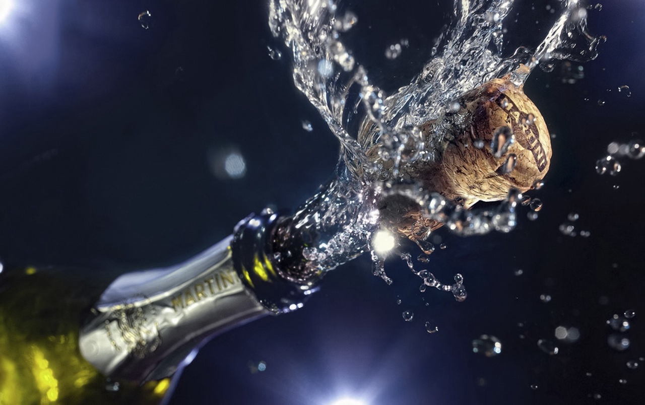 New Year Champagne Wallpapers - Champagne Wallpaper Hd - HD Wallpaper 