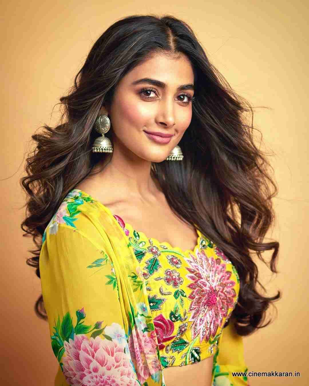 Pooja Hegde - HD Wallpaper 
