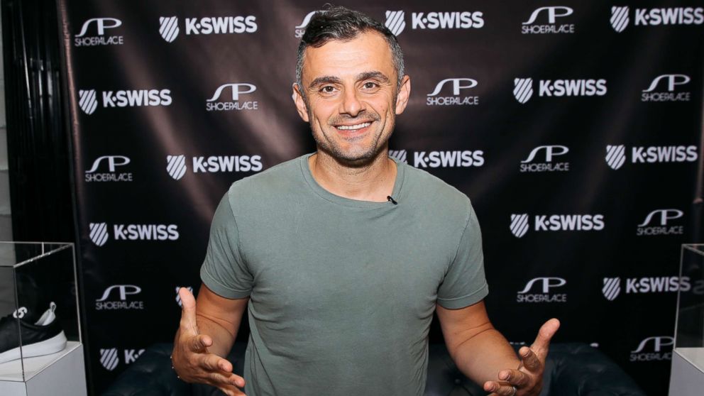 Gary Vee Liquor Store - HD Wallpaper 