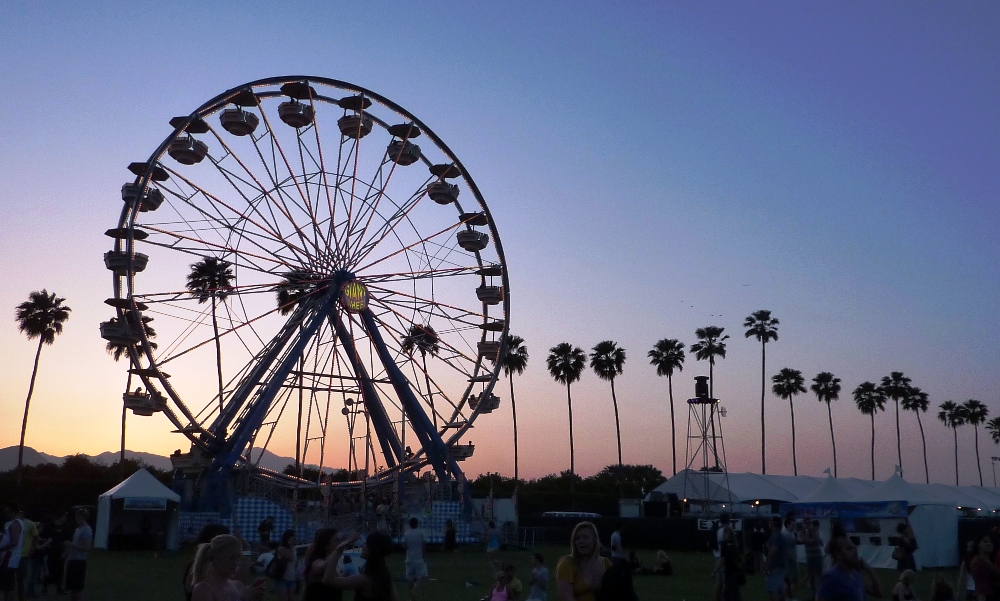 Hd Coachella Festival Wallpaper - Ferris Wheel And Palm Trees - HD Wallpaper 