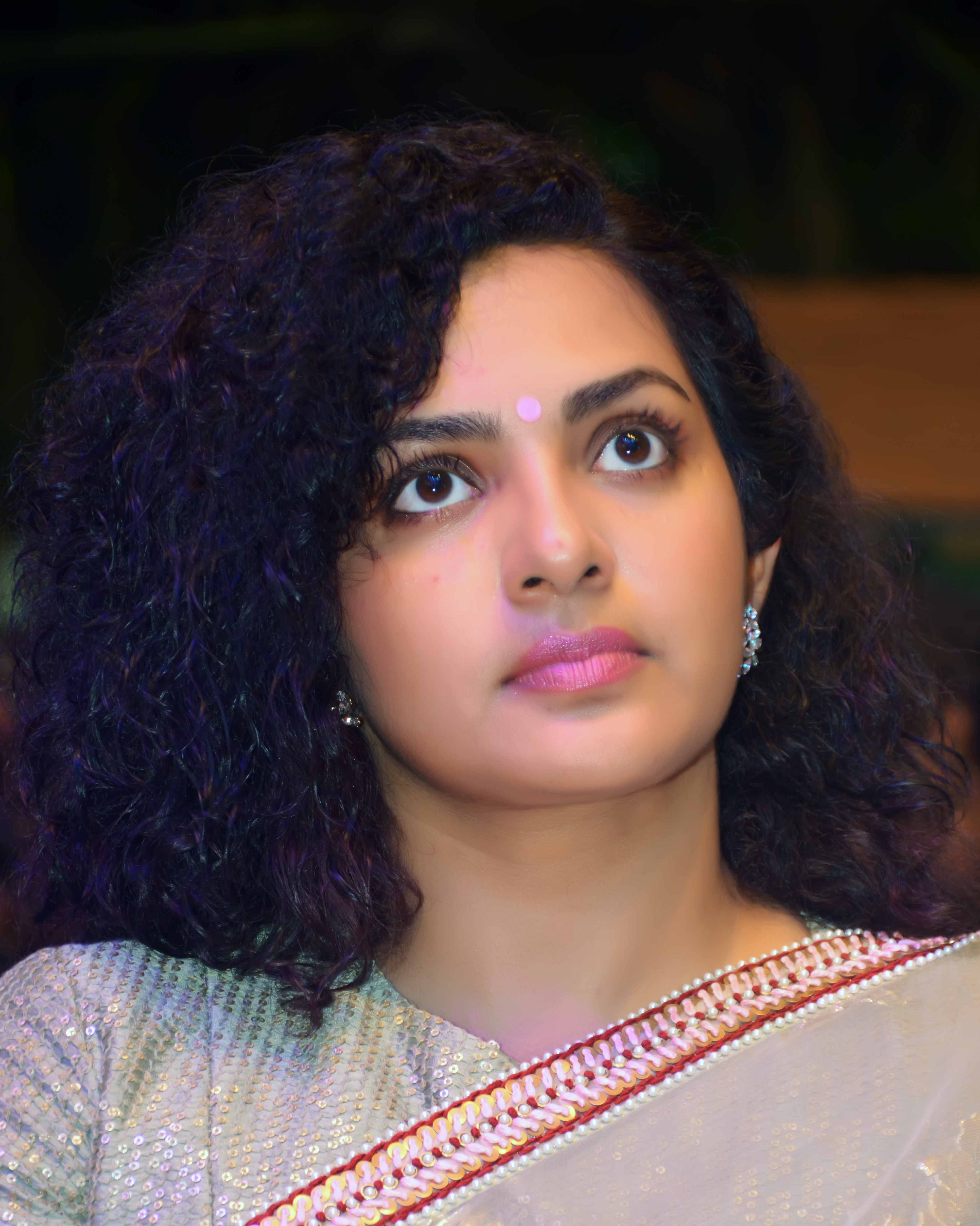 Actress Parvathi - Parvathy Menon - HD Wallpaper 