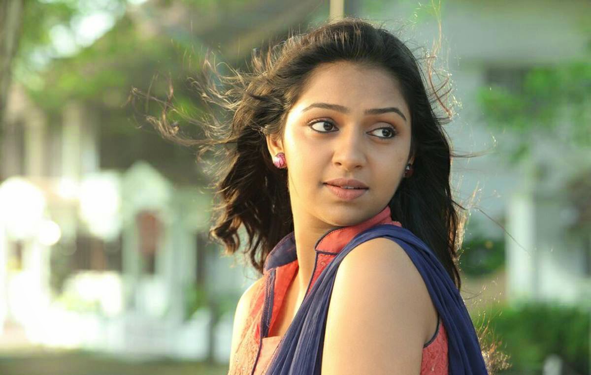 Avatharam Malayalam Movie Actress - HD Wallpaper 