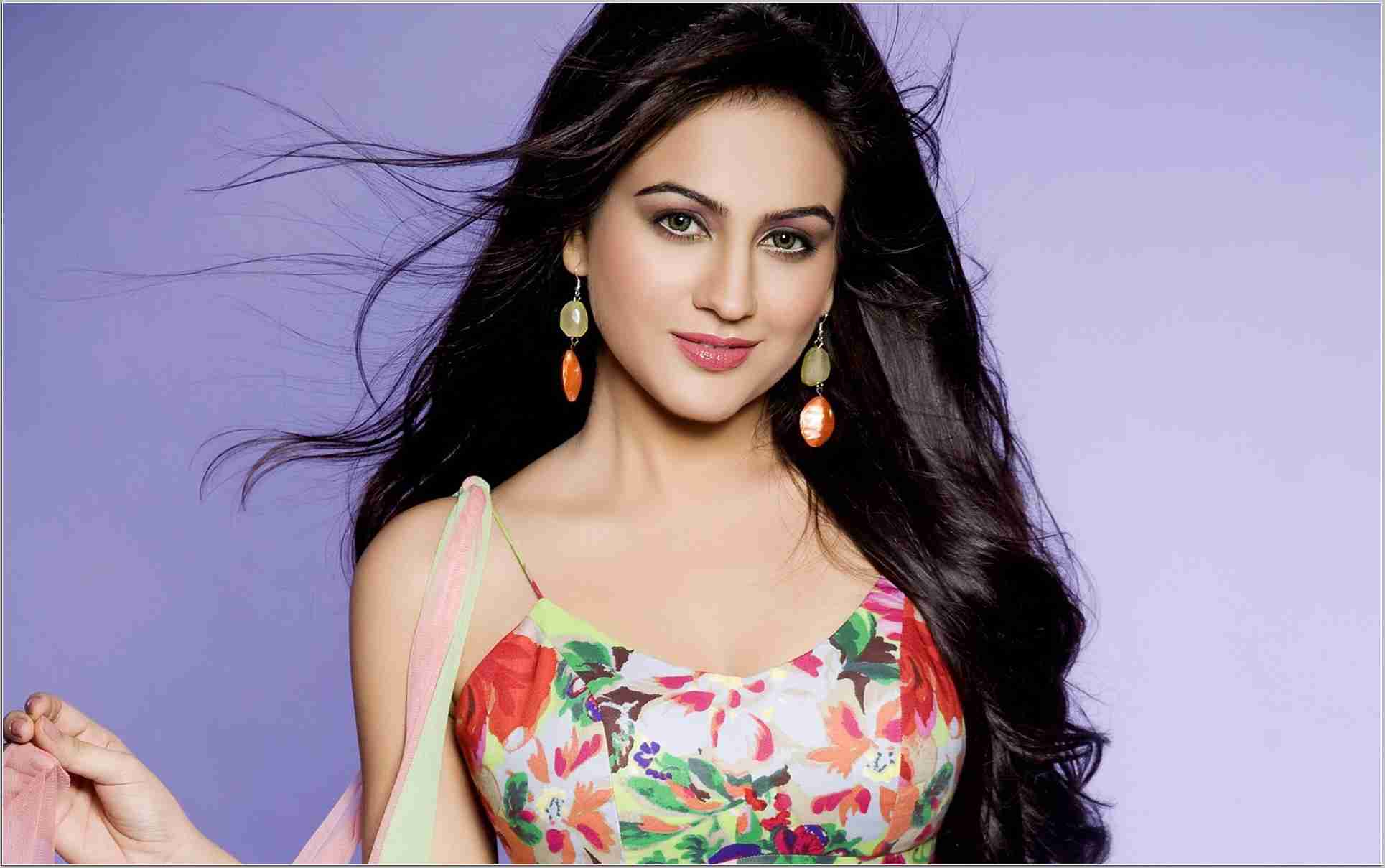 Bollywood Actress Wallpapers - Aksha Pardasany - HD Wallpaper 