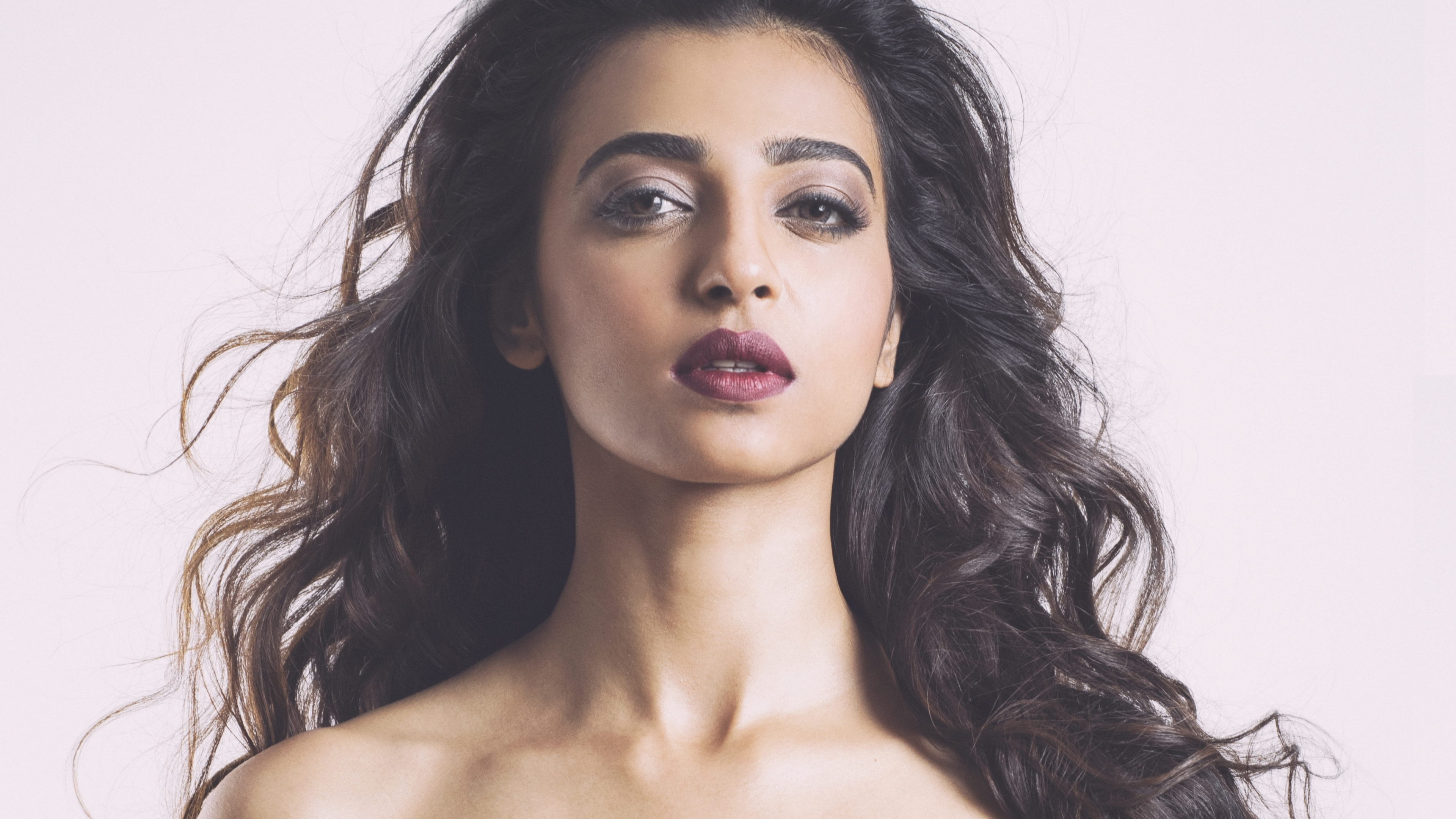Radhika Apte, Actress, Makeup, Hot, 2018, Wallpaper - Radhika Apte - HD Wallpaper 