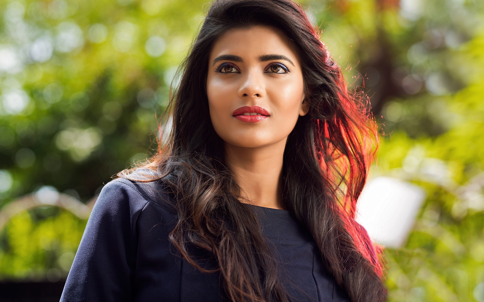 Aishwarya Rajesh, Portrait, Face, Indian Actress, Bollywood, - Beautiful Face Indian Girls Hd - HD Wallpaper 