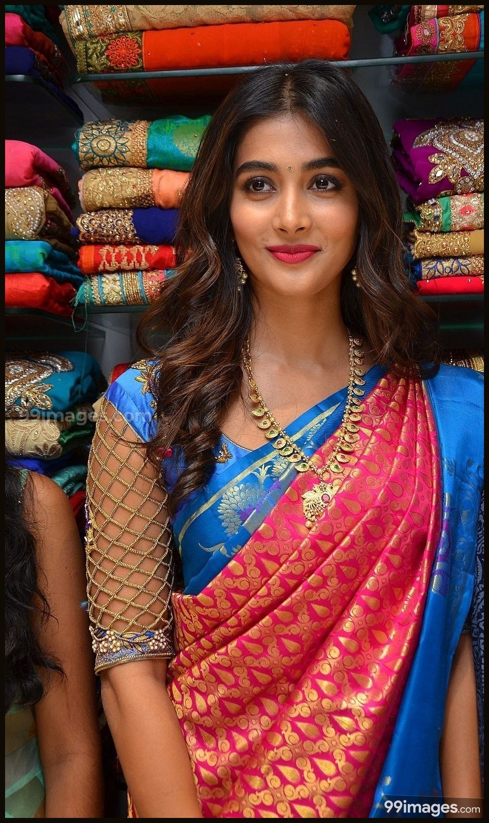 Pooja Hegde South India Shopping Mall - 963x1620 Wallpaper Pooja Hegde South India Shopping Mall - 963x1620 Wallpaper
