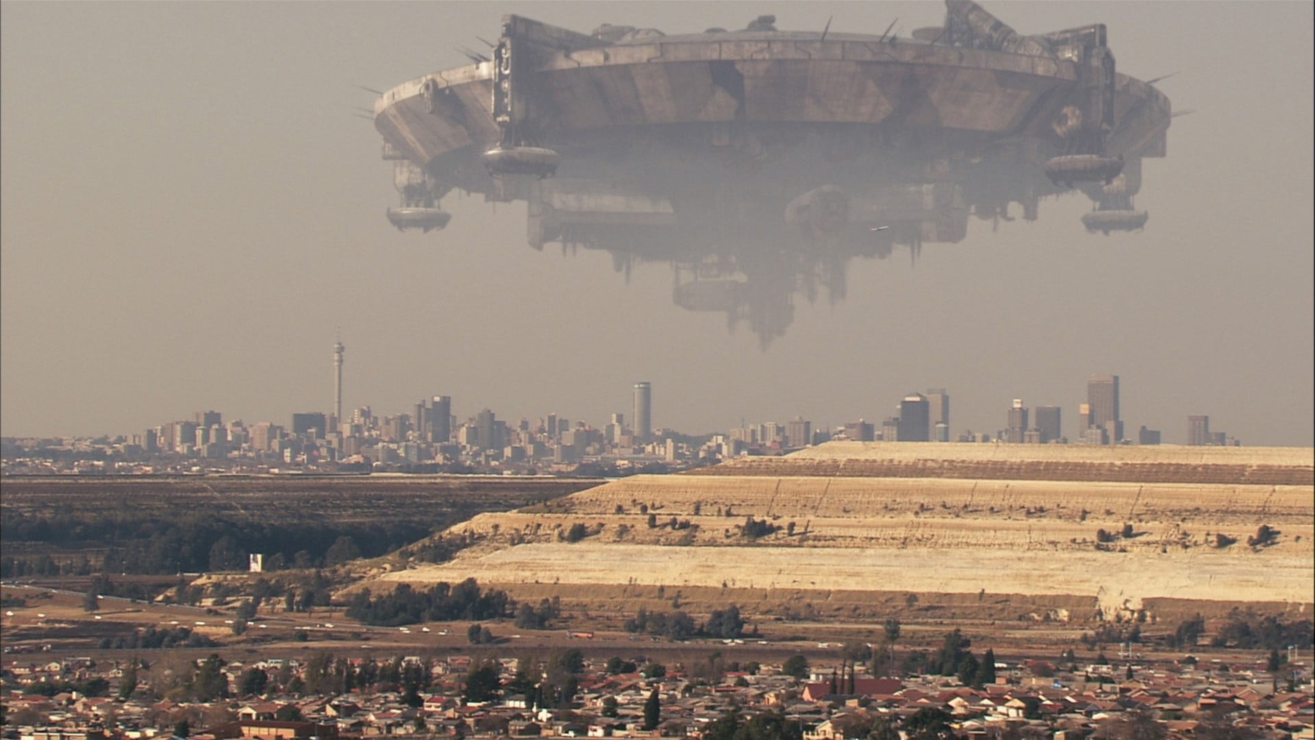 District 9 - HD Wallpaper 