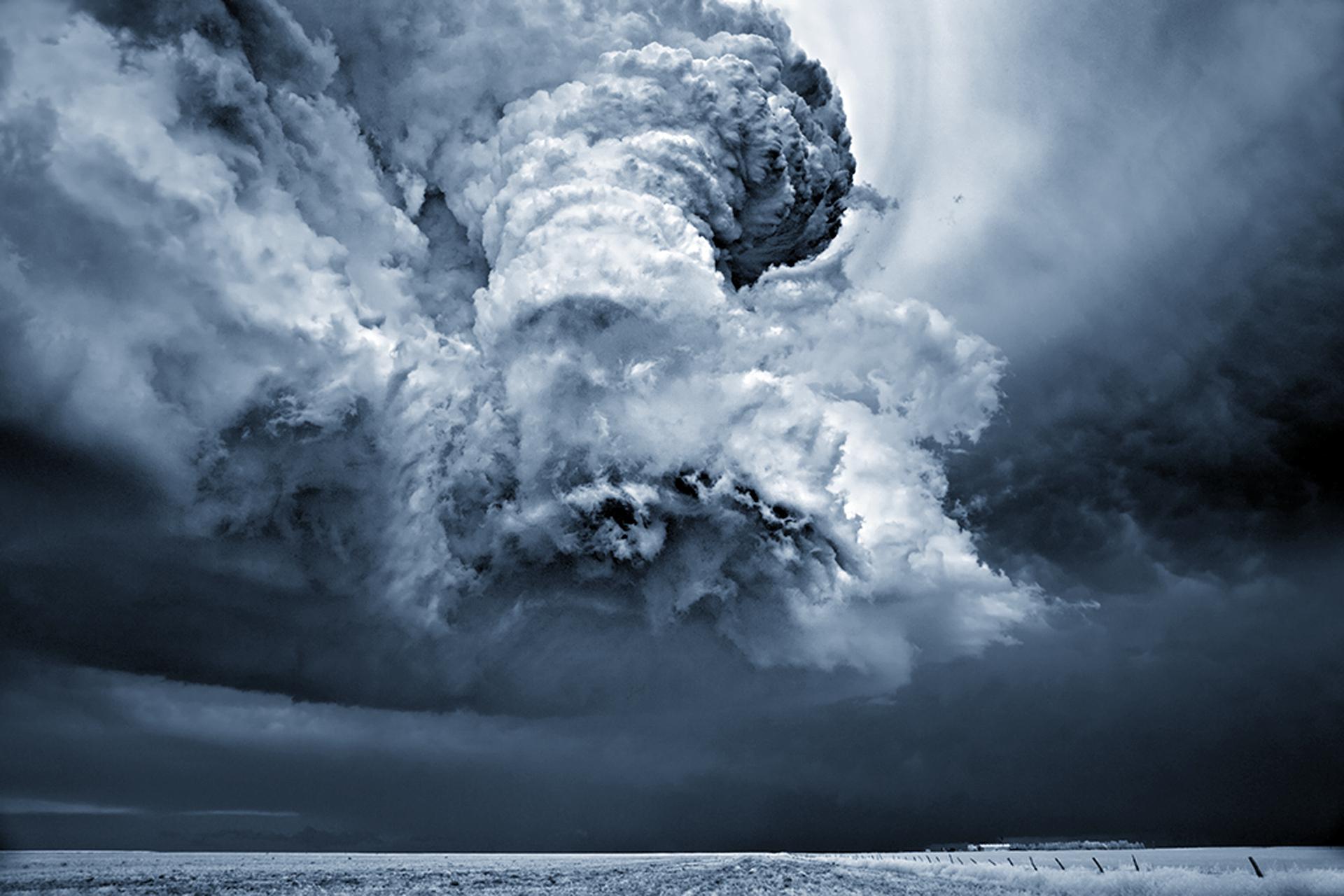 Tornado Wallpaper 25 - Black And White Storm - HD Wallpaper 