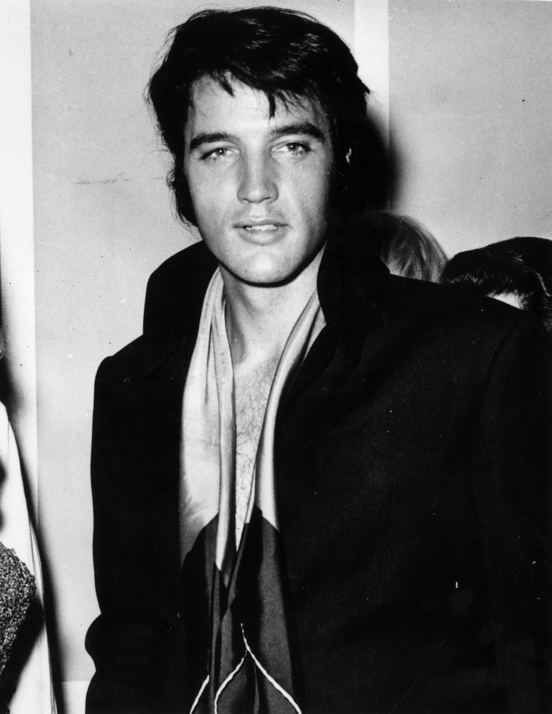 Elvis Presley - HD Wallpaper 