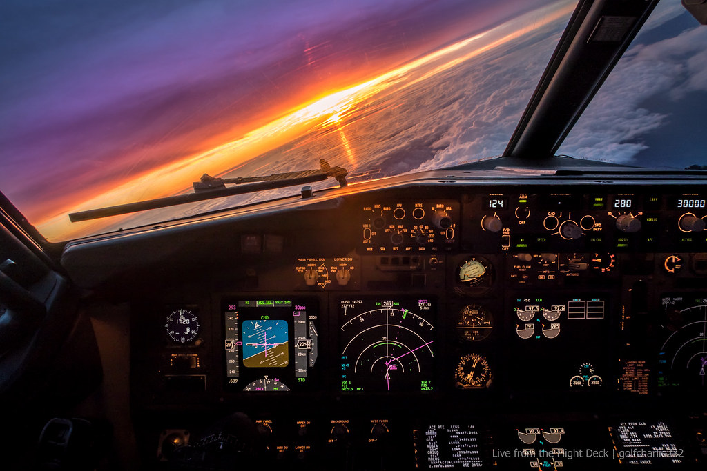 Boeing 737 Cockpit Wallpaper Hd - HD Wallpaper 