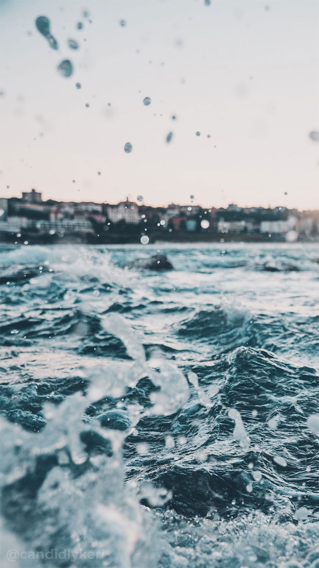 Beautiful Ocean Iphone Wallpaper - Waves Crashing Background - HD Wallpaper 