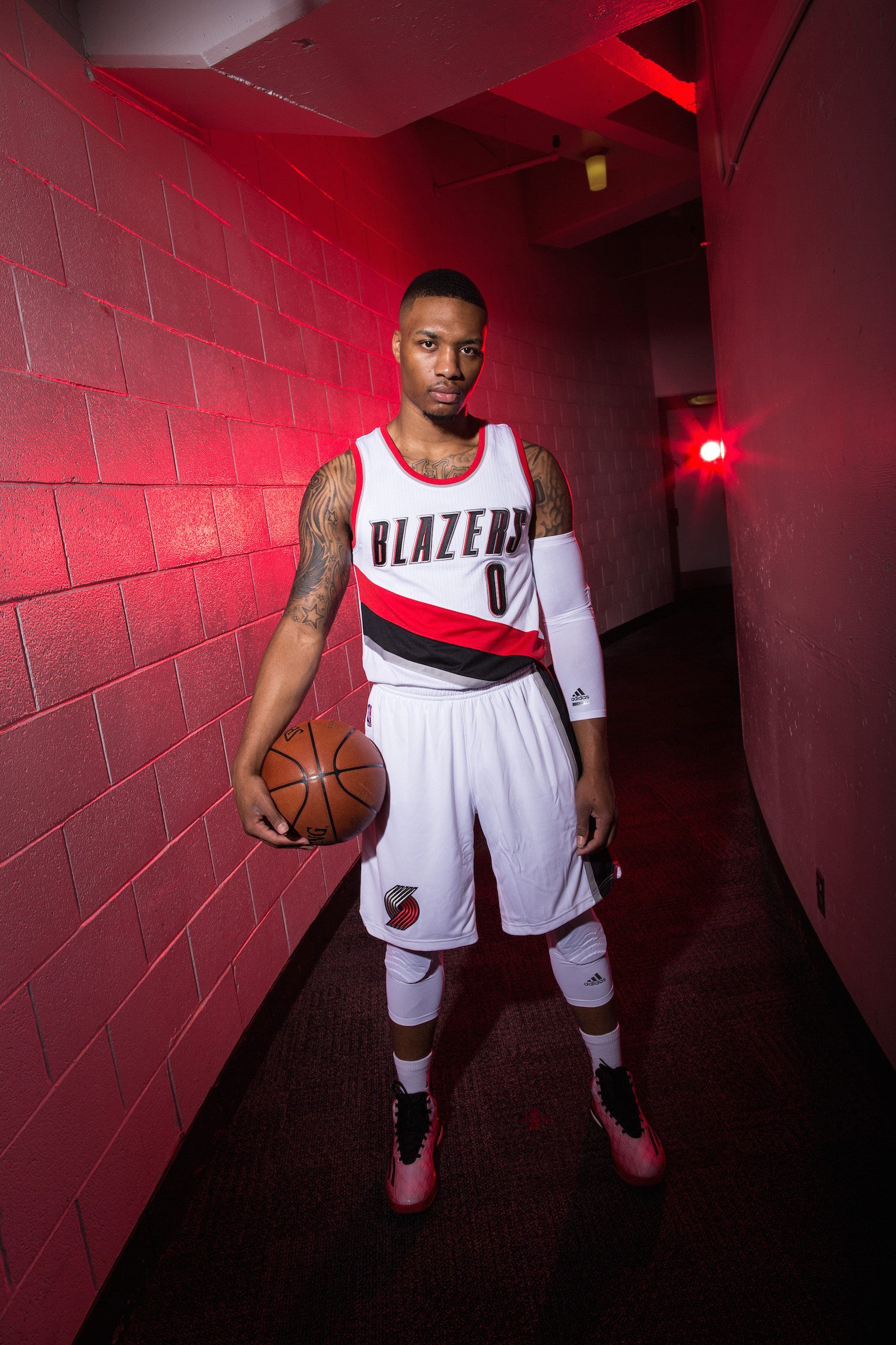 Iphone Damian Lillard Wallpaper - HD Wallpaper 