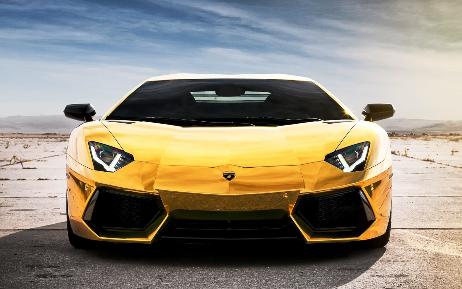 Sports Car Wallpaper Lamborghini Download - HD Wallpaper 