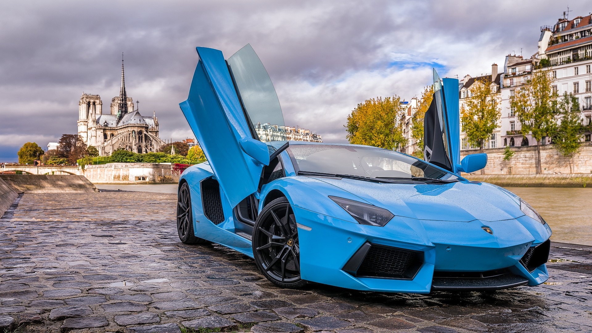 Lamborghini Aventador Sky Blue - HD Wallpaper 