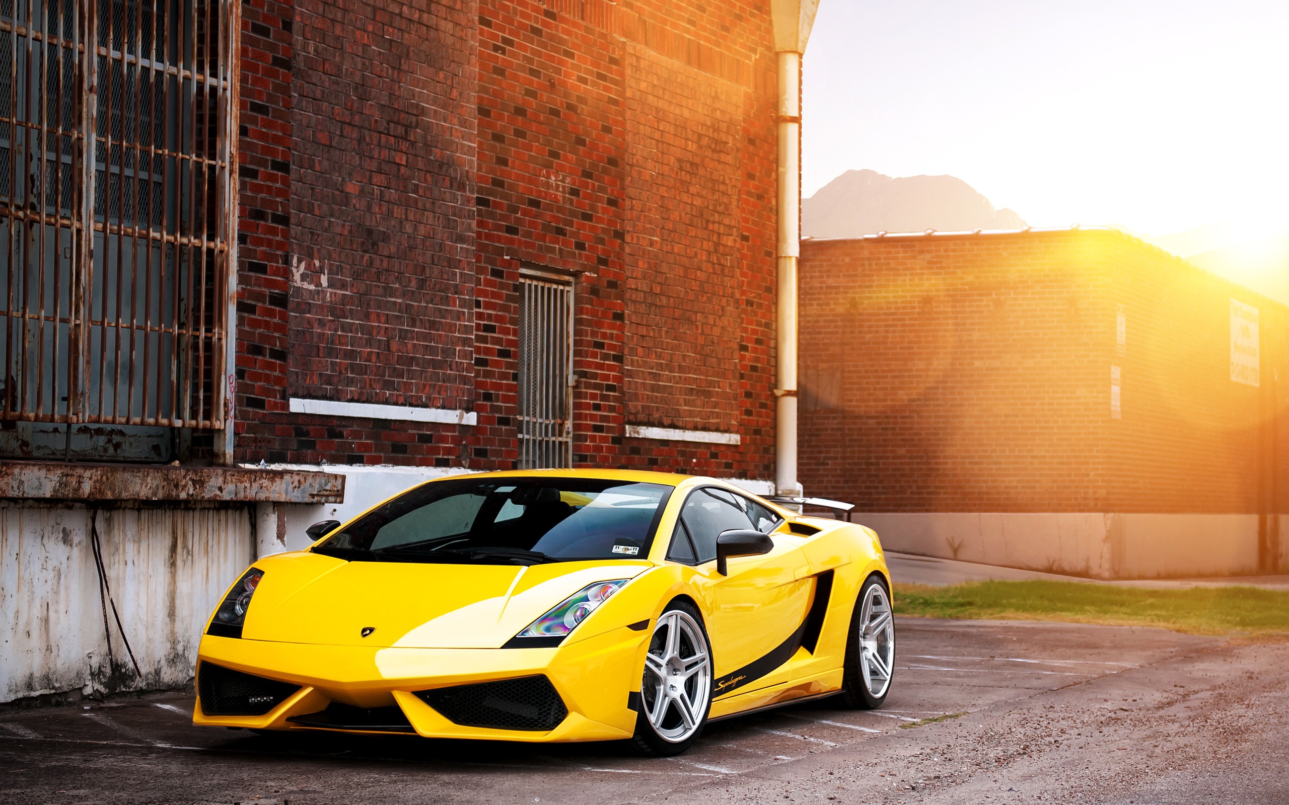 Lamborghini Gallardo Superleggera On Adv Wheels - Lamborghini Gallardo Superleggera Yellow - HD Wallpaper 