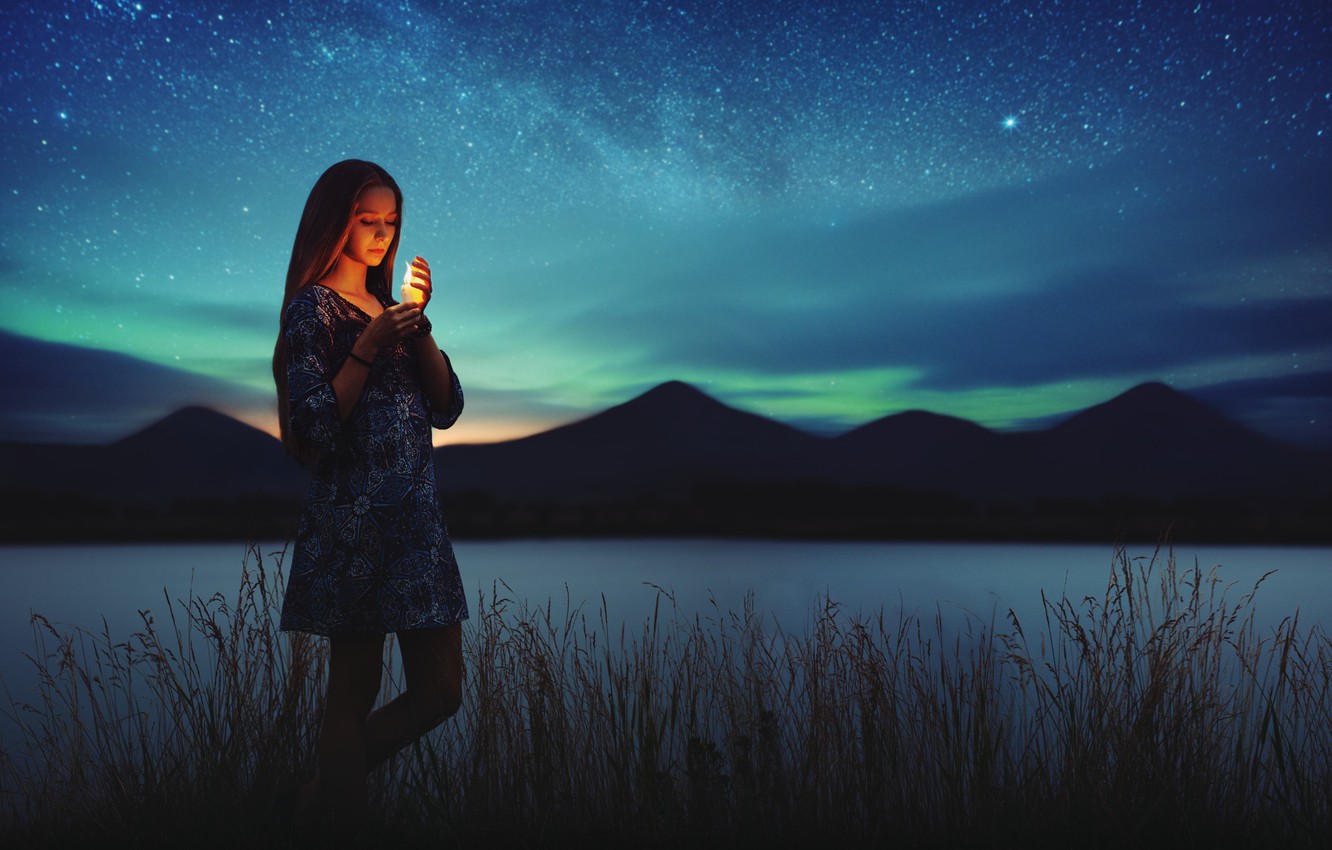 Photo Wallpaper Lights, Girl, Grass, Dress, Night, - Imagen De Mujer En La Noche - HD Wallpaper 
