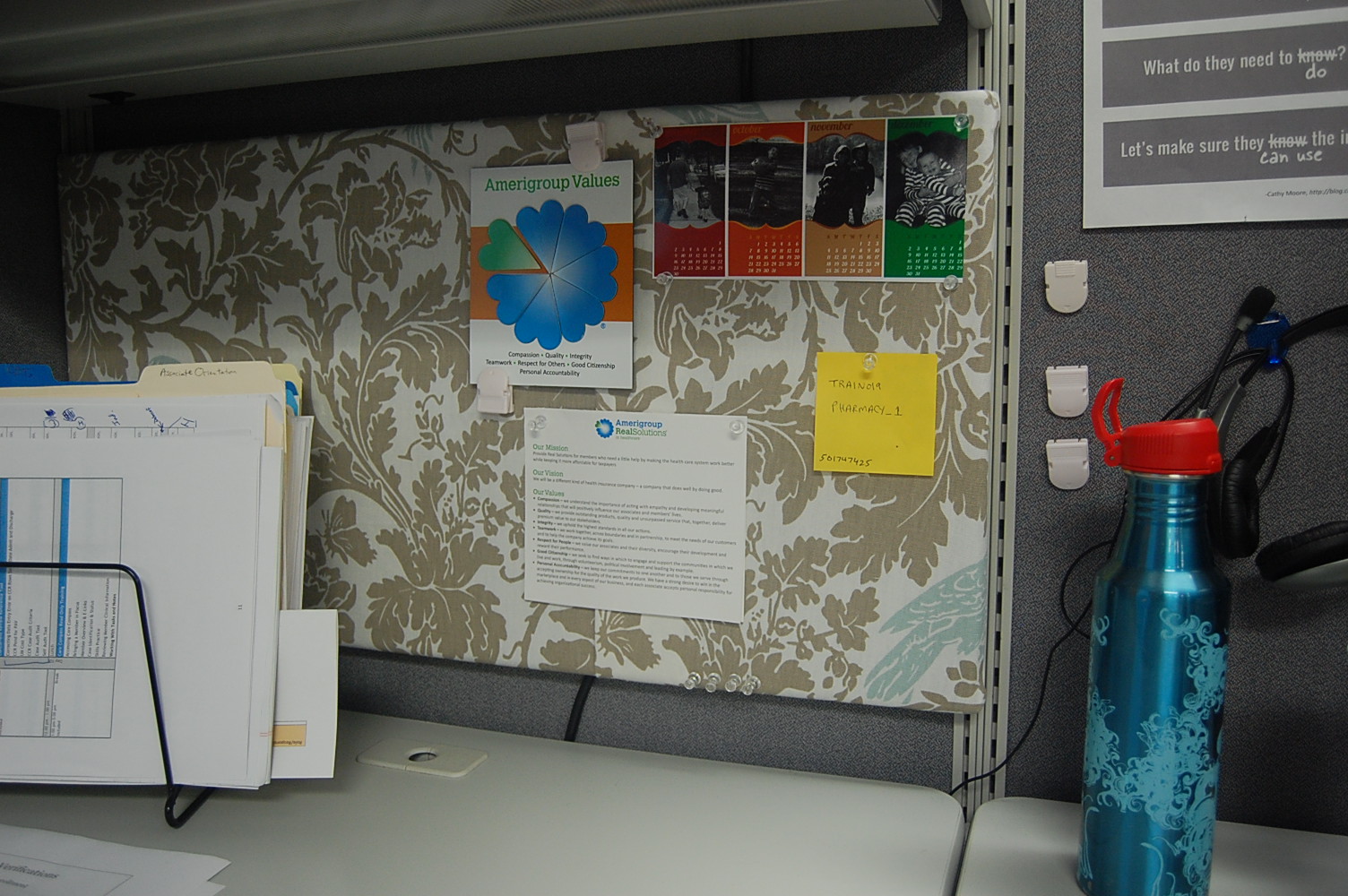 Wjg/8012 Office Cubicle - Black And White Floral Design - HD Wallpaper 