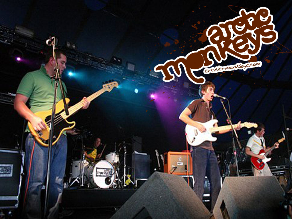 Arctic Monkeys - Arctic Monkeys Reading 2006 - HD Wallpaper 