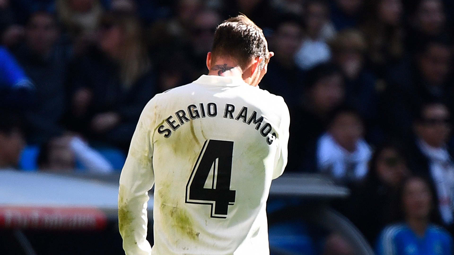 Ramos Red Card Girona - HD Wallpaper 