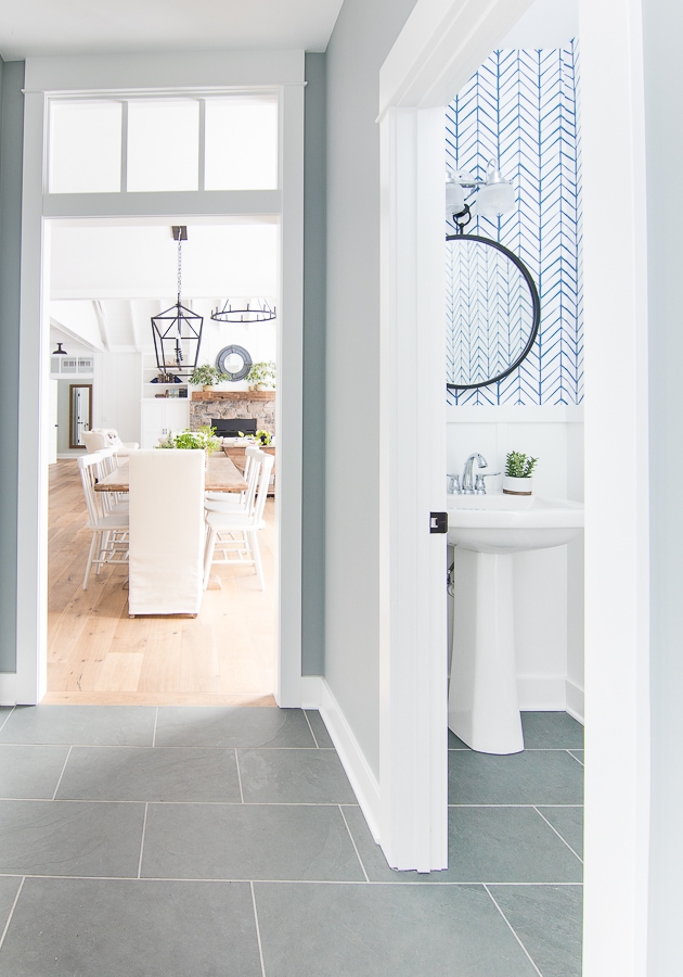 Lake House Powder Room Serena And Lily Wallpaper - Serena And Lily Wallpaper Bathroom - HD Wallpaper 