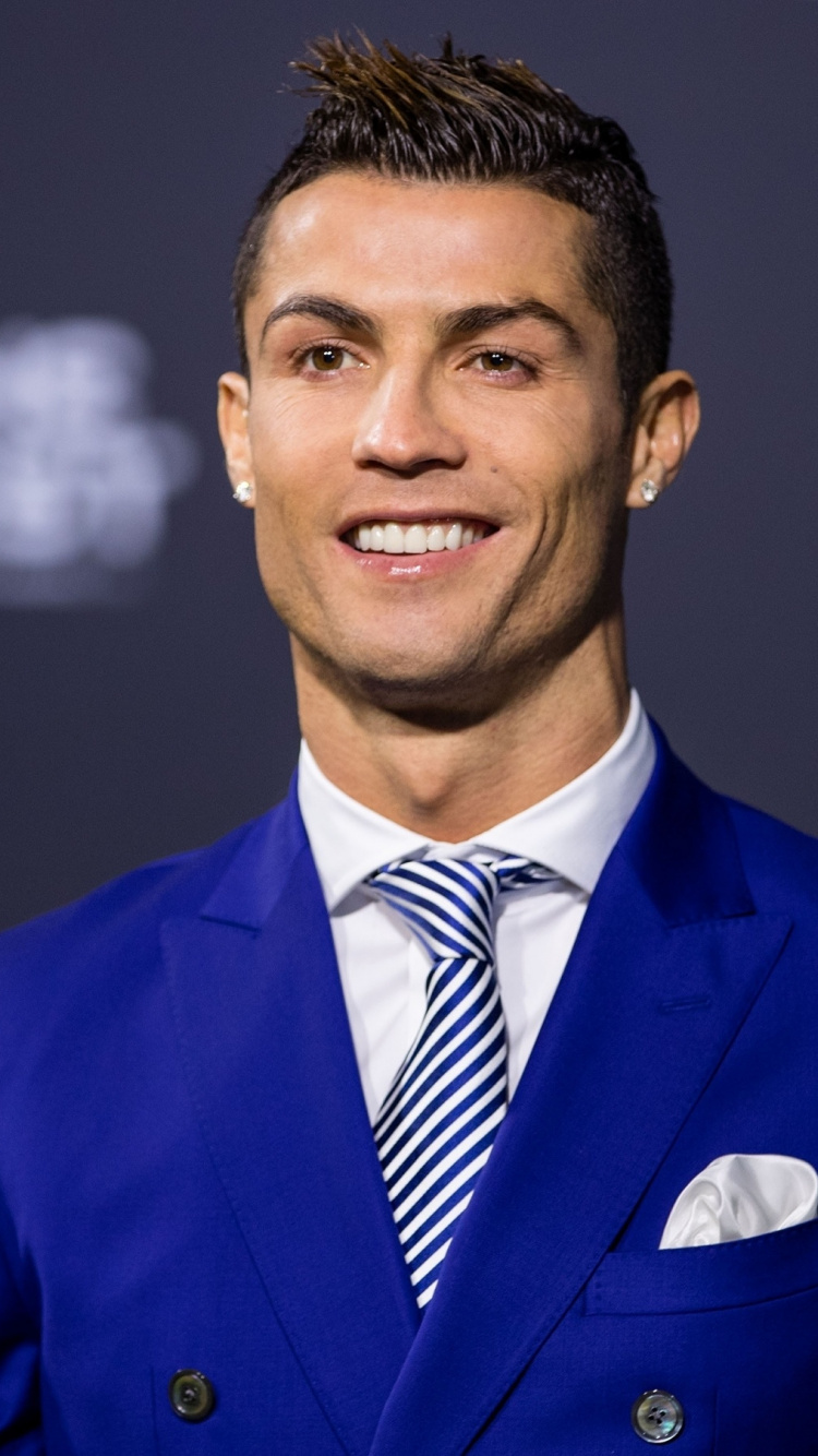 Cristiano Ronaldo, Soccer, Celebrity, Smile, Wallpaper - Cristiano Ronaldo - HD Wallpaper 