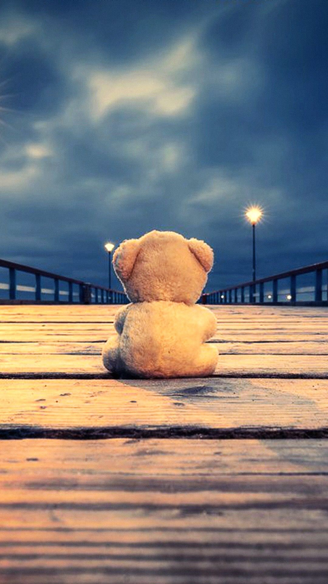 Alone Sad Teddy Bear - HD Wallpaper 