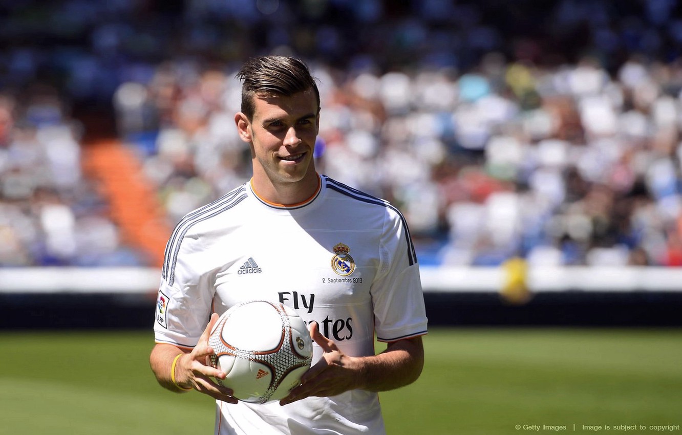 Photo Wallpaper Football, The Ball, Real Madrid, Real - Gareth Bale Real Madrid 2013 - HD Wallpaper 