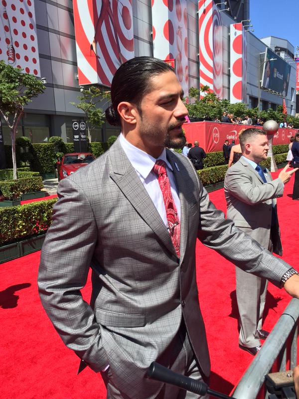 Espys - Roman Reigns And Nikki Bella Relation - HD Wallpaper 