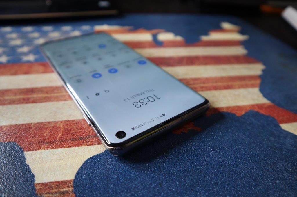 Samsung Galaxy S10 Camera Notch Wallpaper Cutout - Iphone - HD Wallpaper 