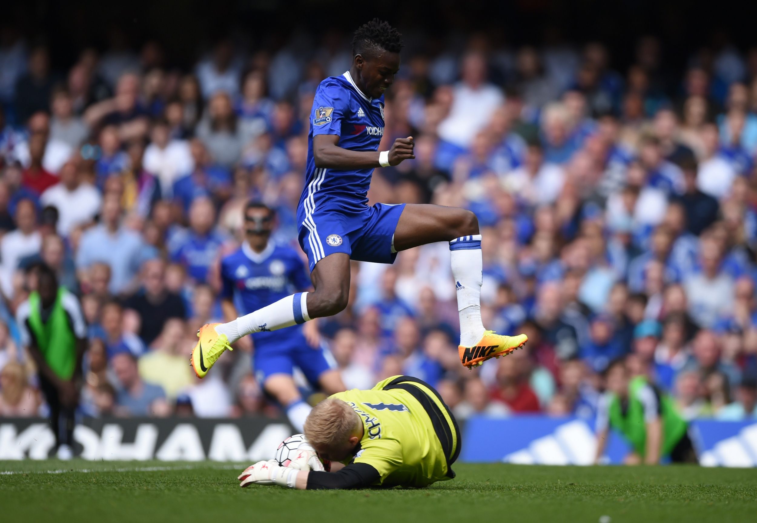 Action Bertrand Traore - HD Wallpaper 